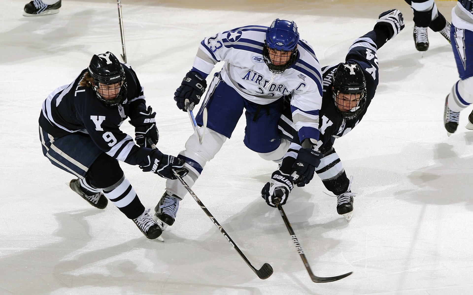 字母哥41+15+9仍非今日最佳,哈腾破纪录抢镜,字母哥49+8+4出手创生涯新高 今天他